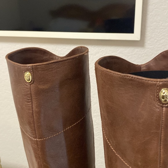 Ivanna trump’s boots or you are if you chose beautiful but not my color hmmm - Picture 12 of 15